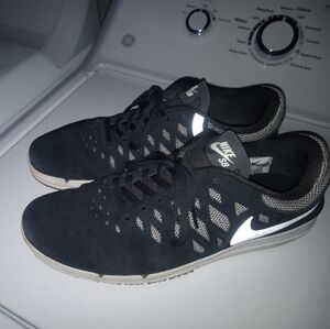 Nike Men's Black Athletic Shoes